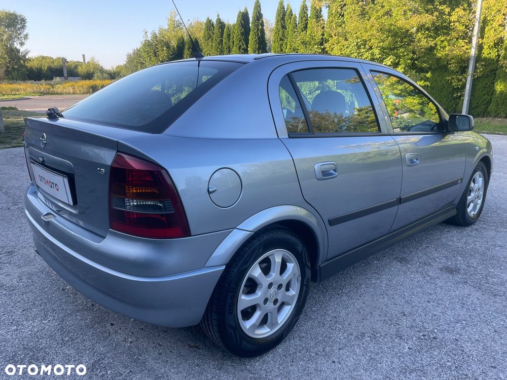 Opel Astra 1.6 Elegance - 25