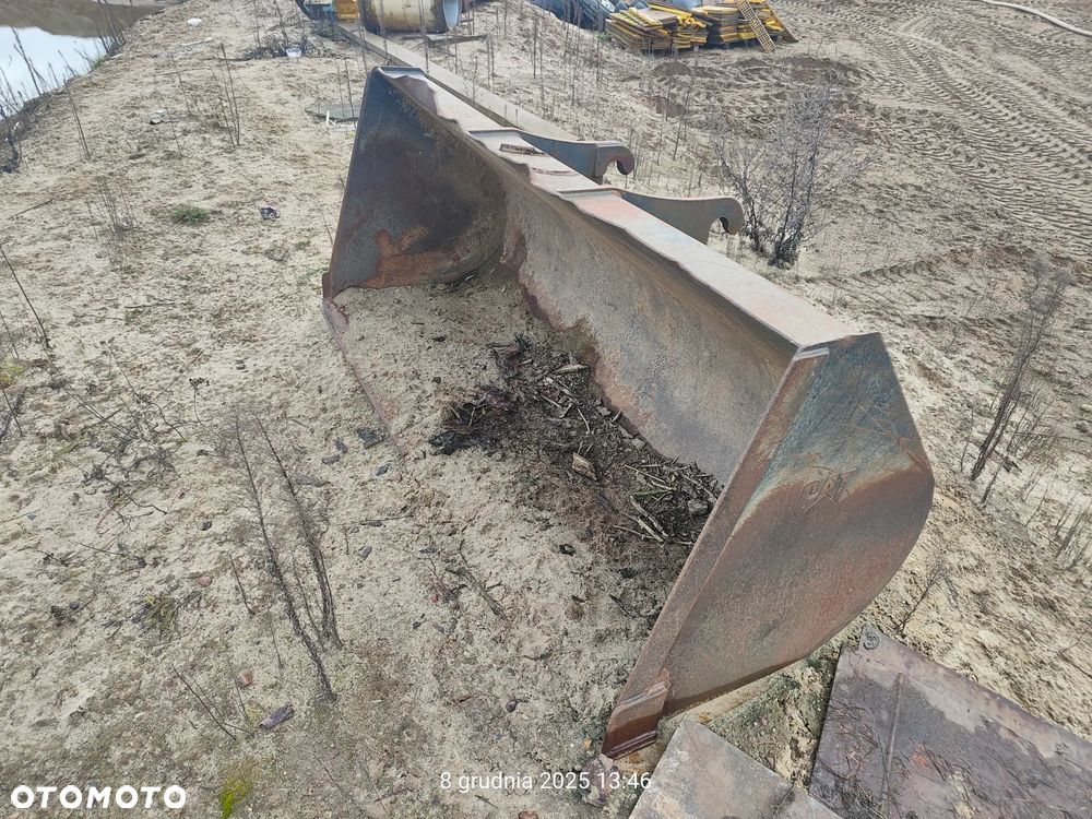 Caterpillar TH360B - 9