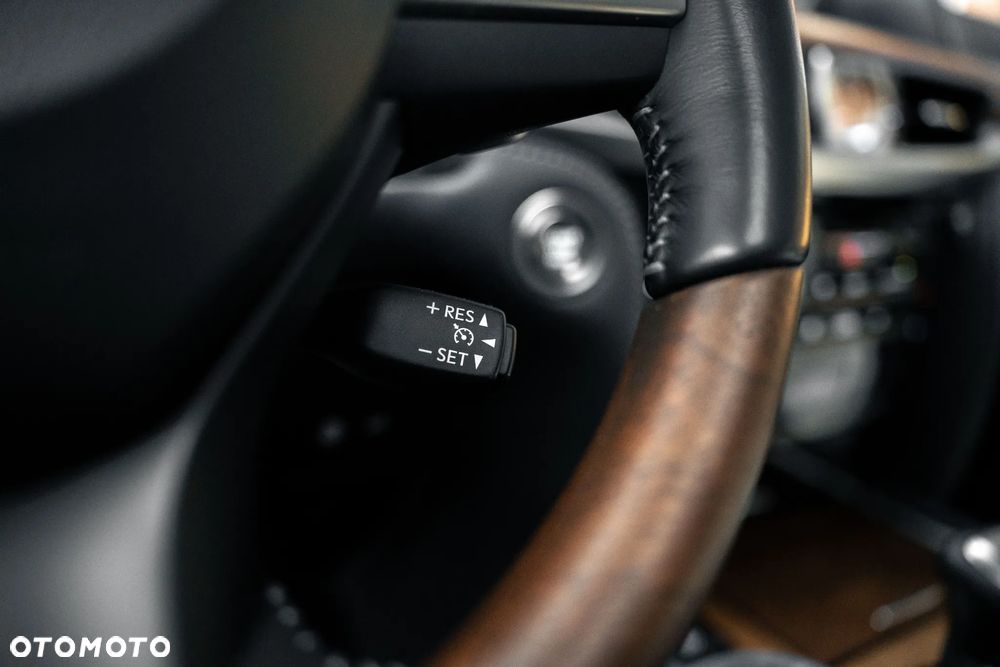 Lexus LX - 29