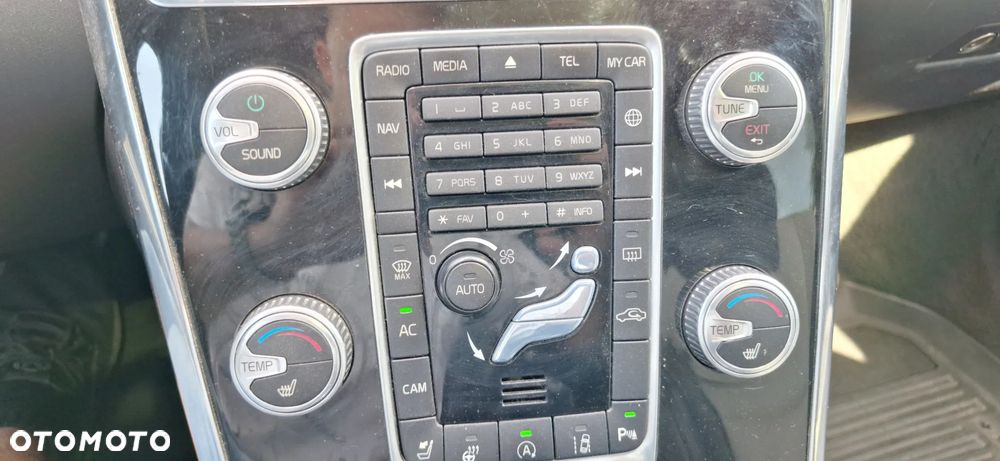 Volvo XC 60 T6 AWD Drive-E Momentum - 2