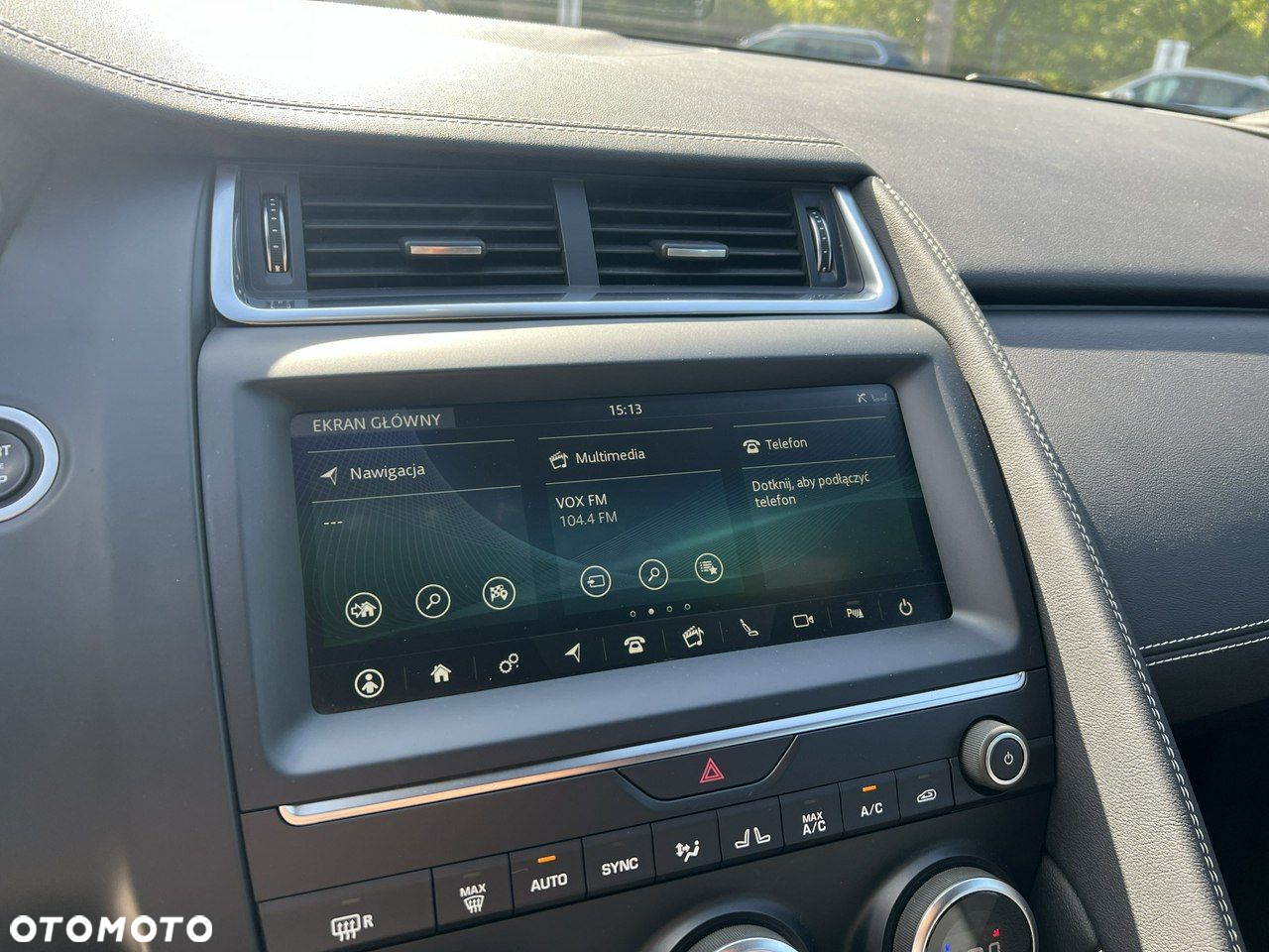 Jaguar E-Pace - 32