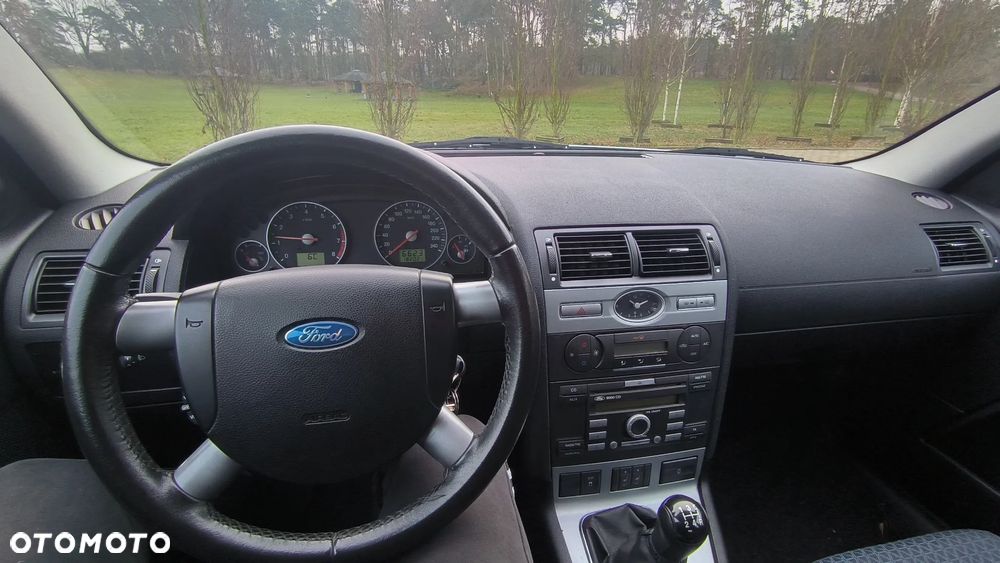 Ford Mondeo 2.0 Ambiente - 10