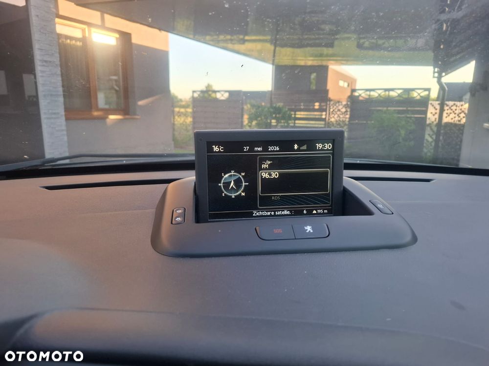 Peugeot 3008 2.0 HDi HYbrid4 - 23