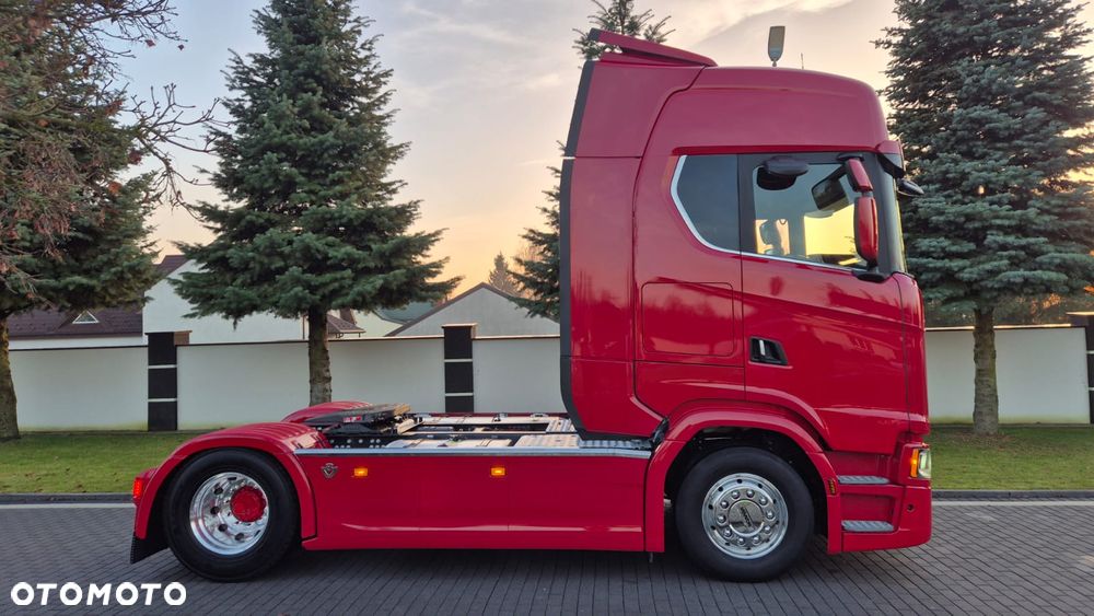 Scania SCANIA///S530///V8///2022///RETARDER/// FULL LED///KLIMATYZACJA POSTOJOWA/// ZABUDOWY MIĘDZYOSIOWE///WAGA/// SKÓRY///NAWIGACJA///BARDZO BOGATA WERSJA///STAN BARDZO DOBRY - 4