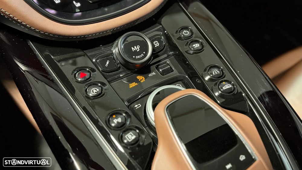 Aston Martin DBX 707 - 30