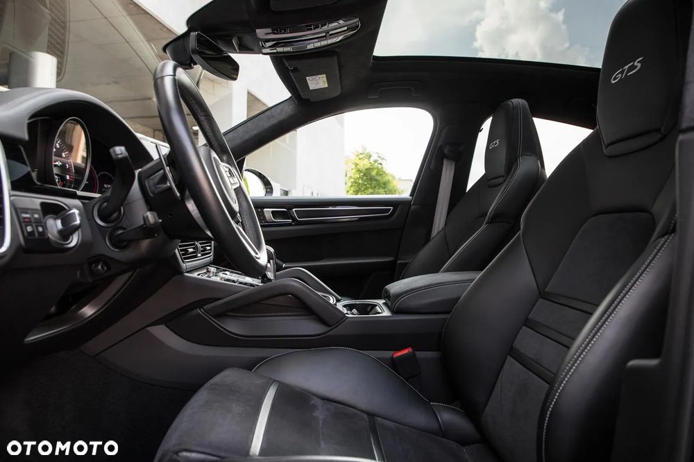 Porsche Cayenne Coupe GTS - 14