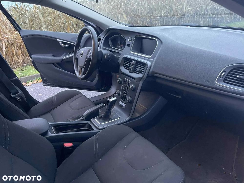 Volvo V40 D2 Drive-E Momentum - 12