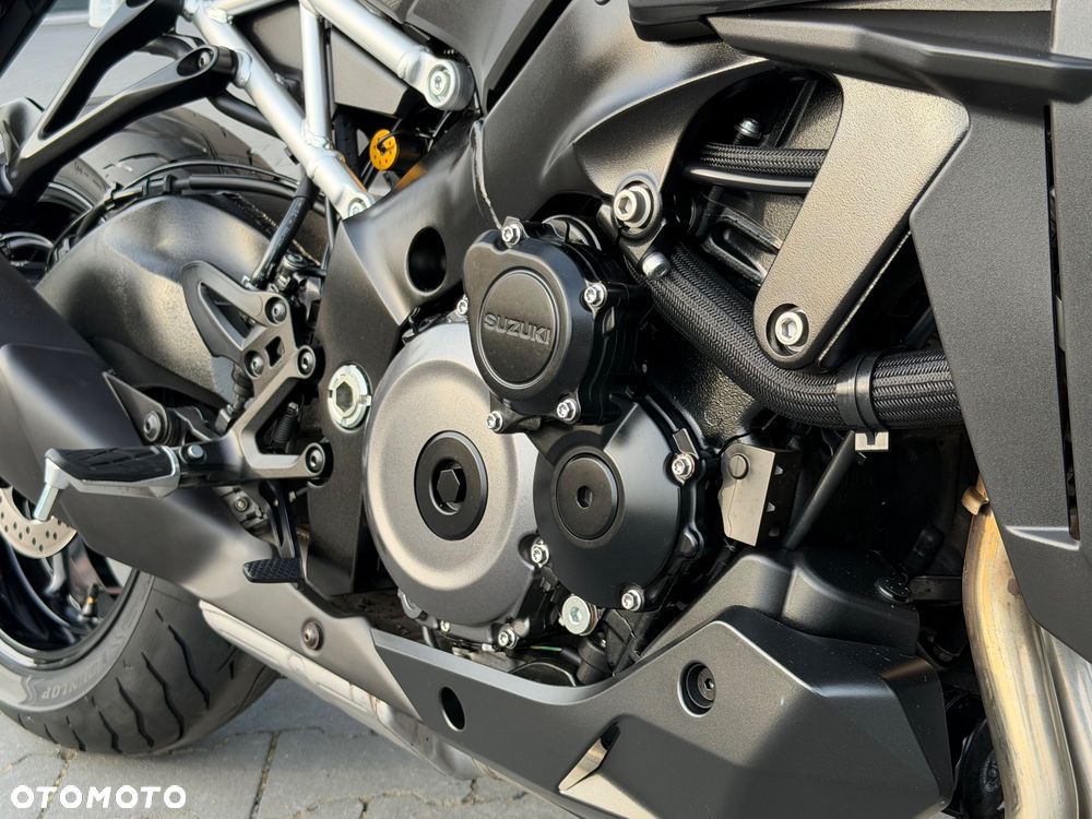 Suzuki GSX 1000 - 19