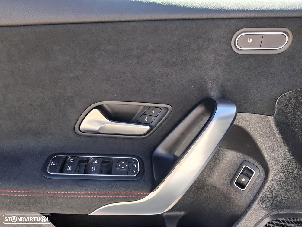 Mercedes-Benz A 250 e AMG Line - 8