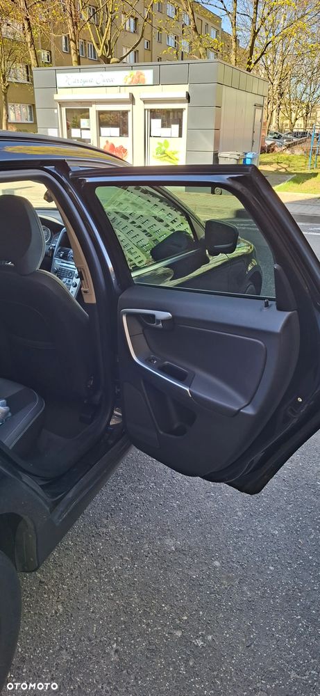 Volvo XC 60 D5 AWD Momentum - 18