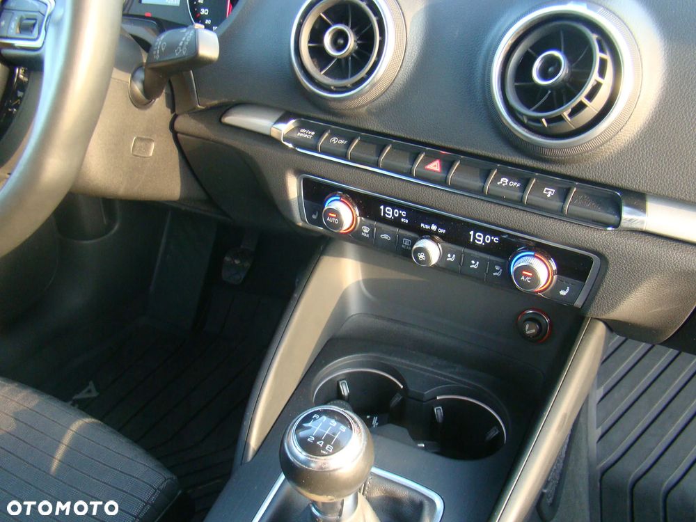 Audi A3 Sportback 1.8 TFSI Attraction - 35