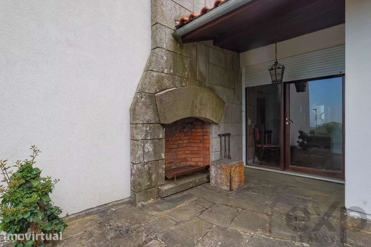Quintinha em Canelas com moradia clássica T5 - Grande imagem: 3/46