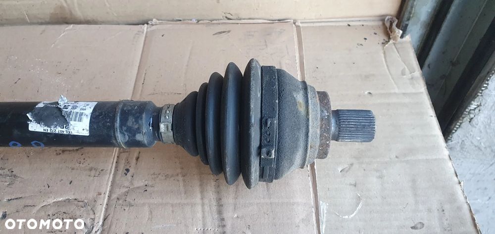 Półoś prawa długa półośka VW Passat B6 2.0 TDI 1K0407272EN - 2