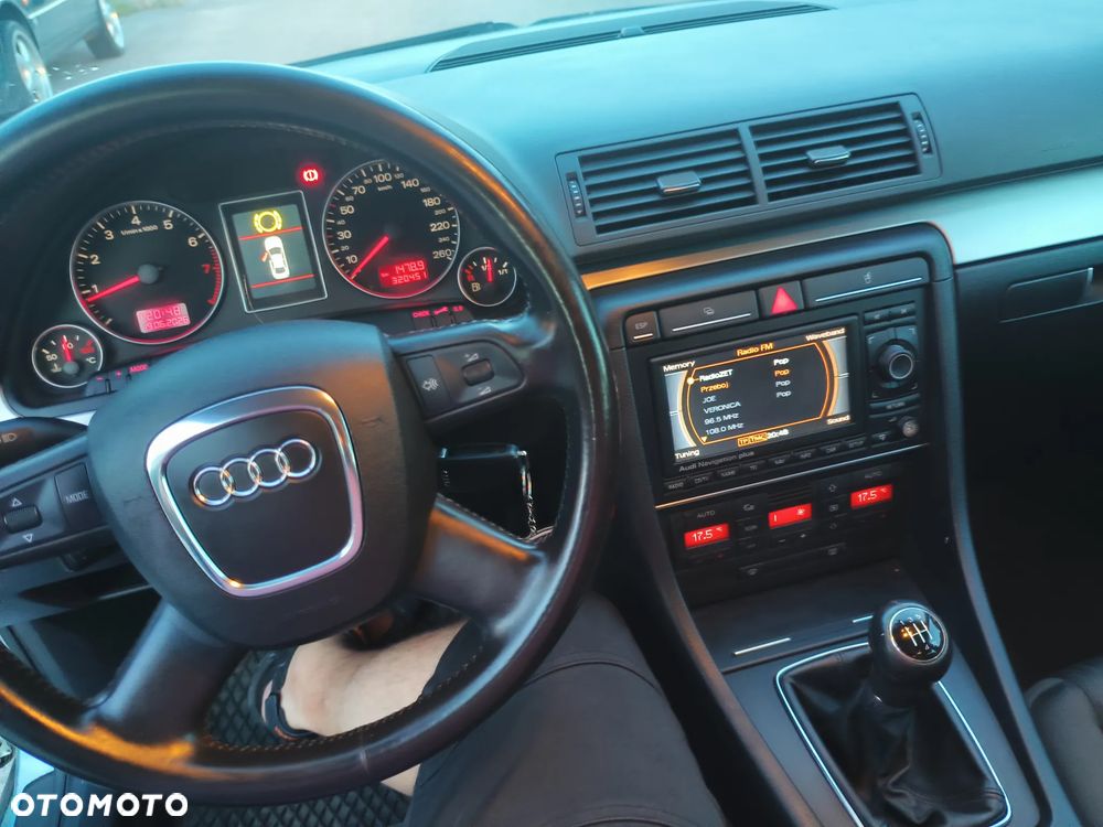Audi A4 Avant - 25
