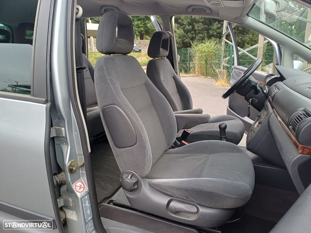 Ford Galaxy TDI Ghia - 27