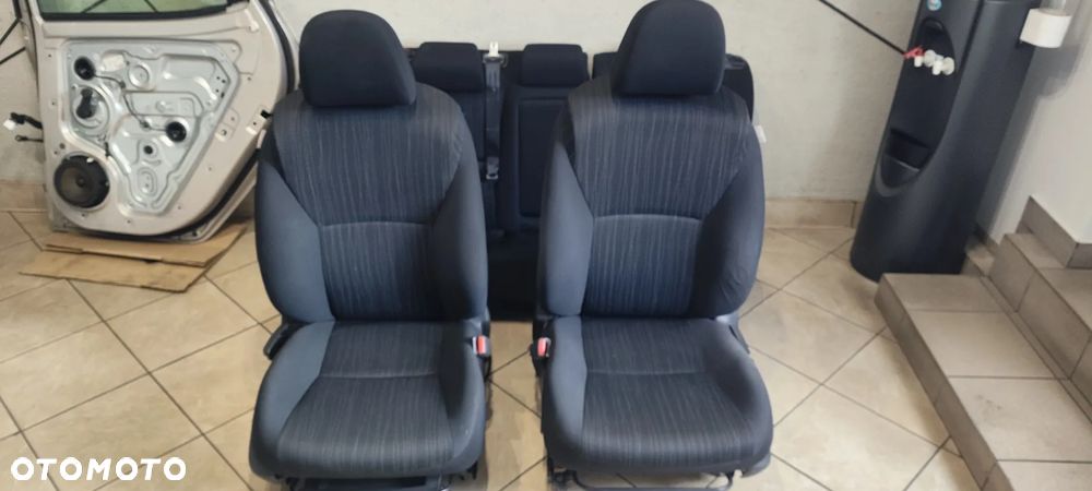 TOYOTA AURIS I HB FOTELE KOMPLET FOTEL KANAPA