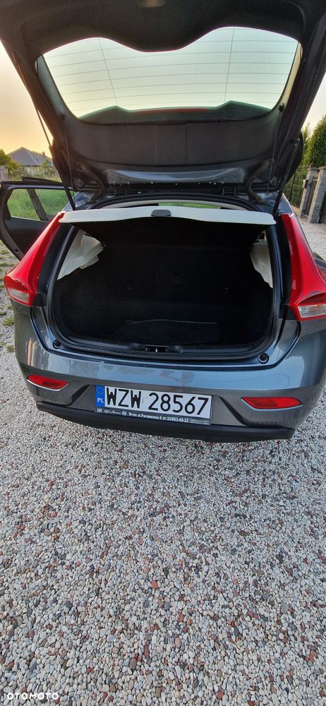 Volvo V40 D2 Momentum - 12