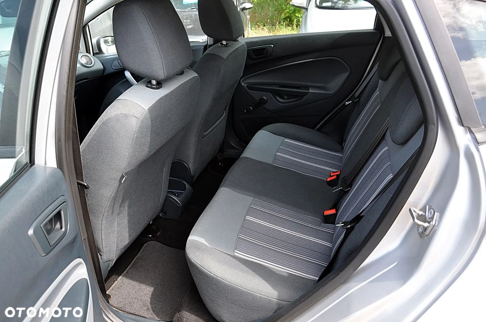 Ford Fiesta 1.25 Silver X - 26