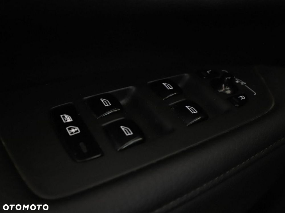 Volvo V90 D3 Momentum - 33
