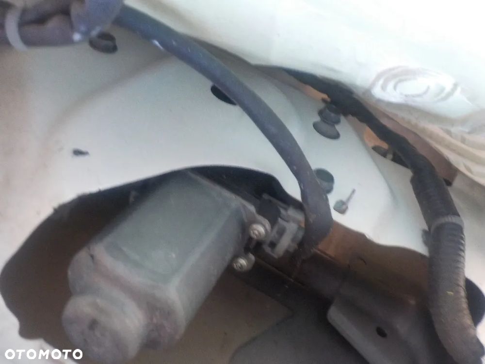 NISSAN PATHFINDER DRZWI PRAWY TYŁ 326 BEZ KLAMKI - 4