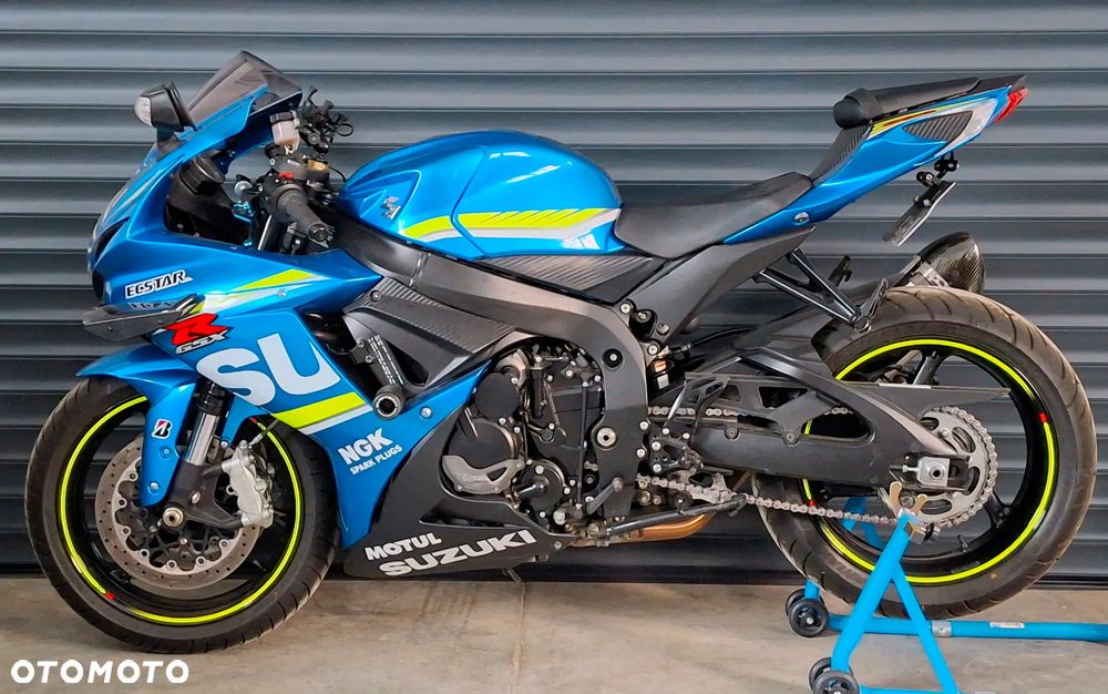 Suzuki GSX-R - 10