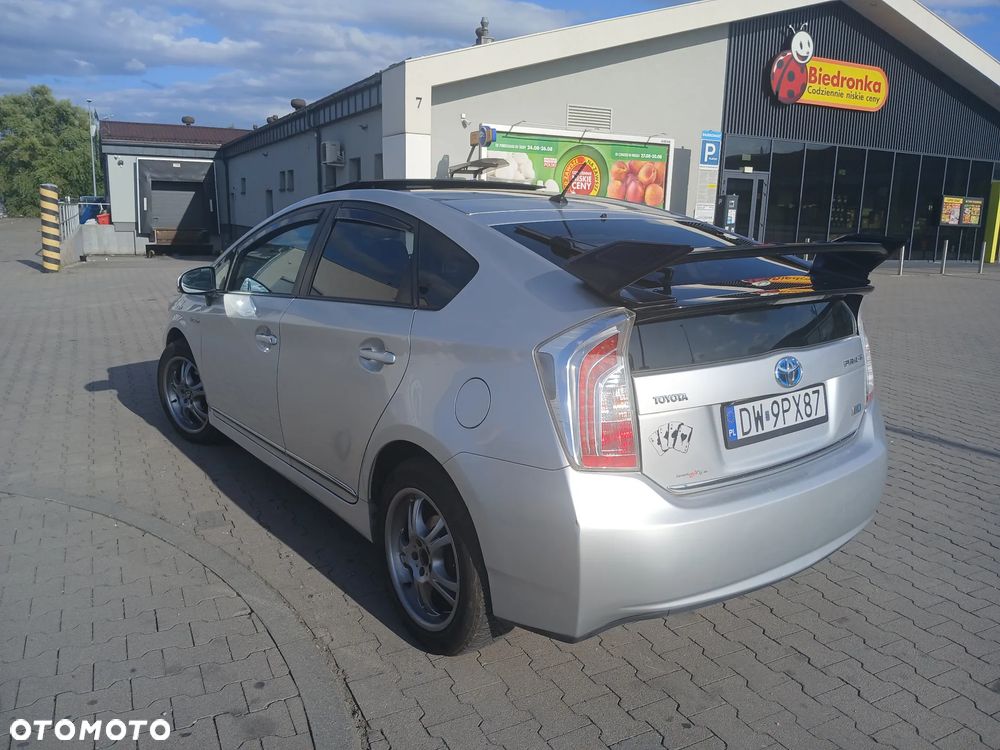 Toyota Prius (Hybrid) Executive - 5