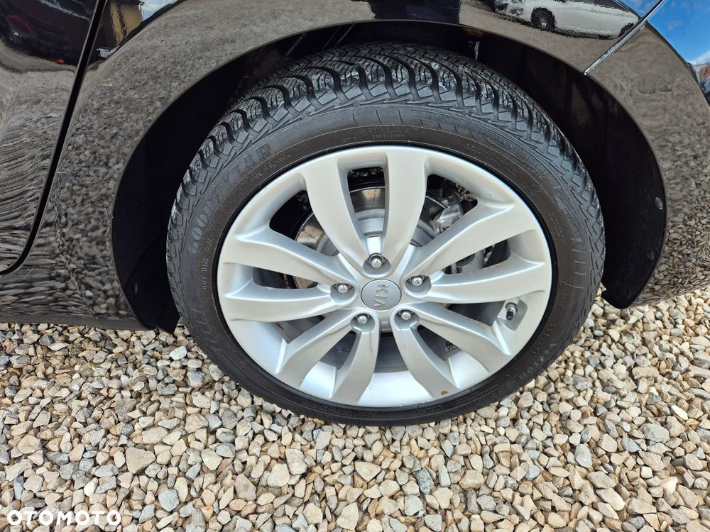 Kia Carens 1.6 GDI Fifa World Cup Edition - 17