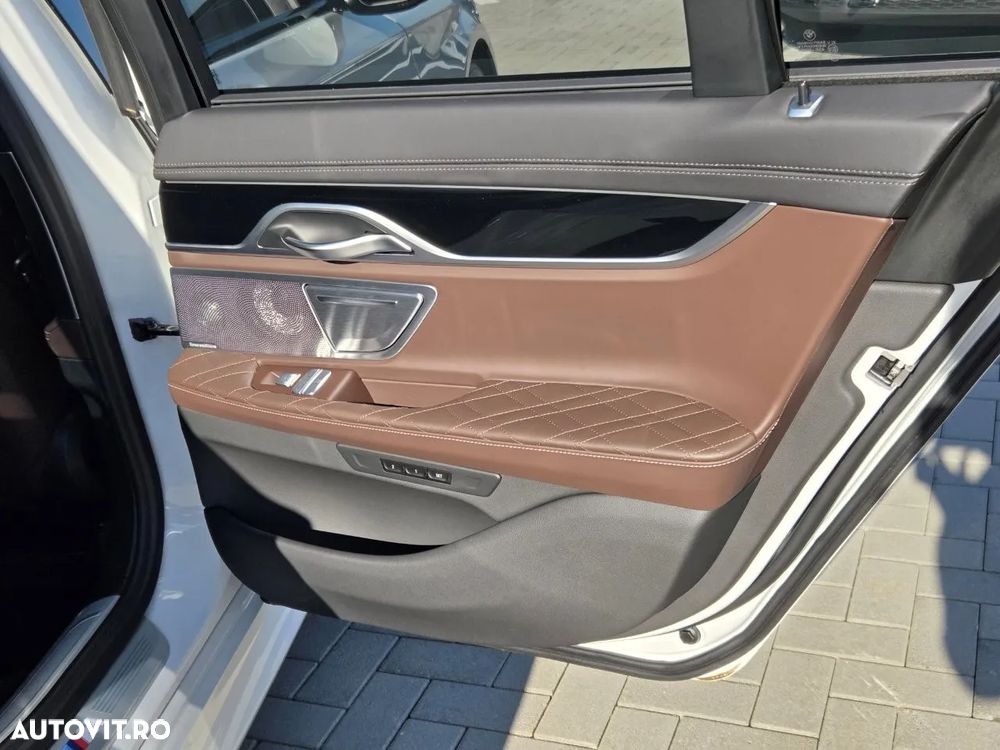 BMW Seria 7 750i xDrive - 22