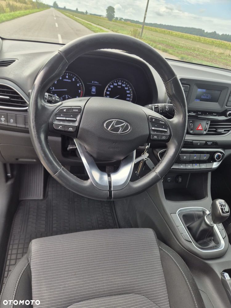 Hyundai i30 1.5 DPI Classic + - 12