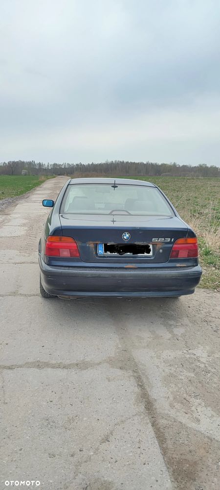 BMW Seria 5 ver-523i - 2