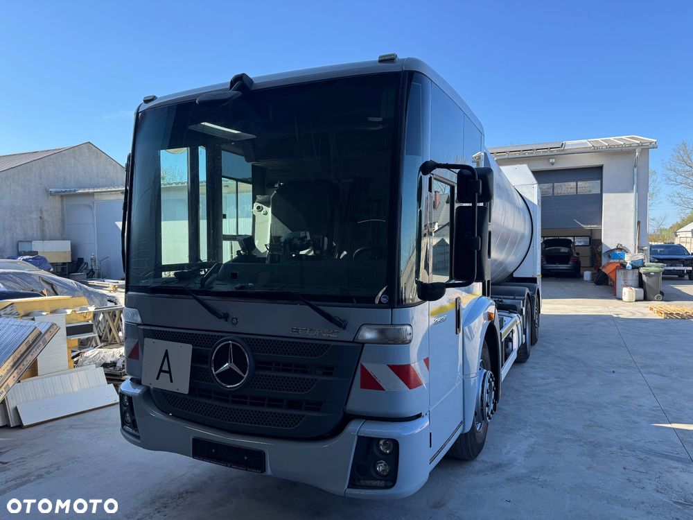 Mercedes-Benz Econic - 16