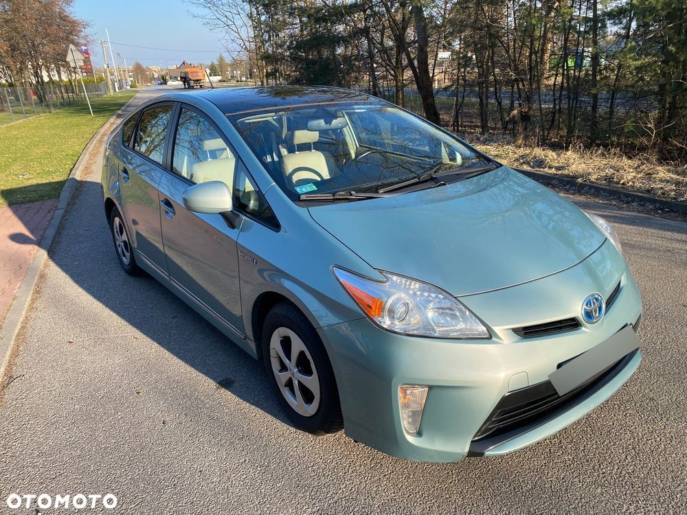 Toyota Prius (Hybrid) Executive - 6