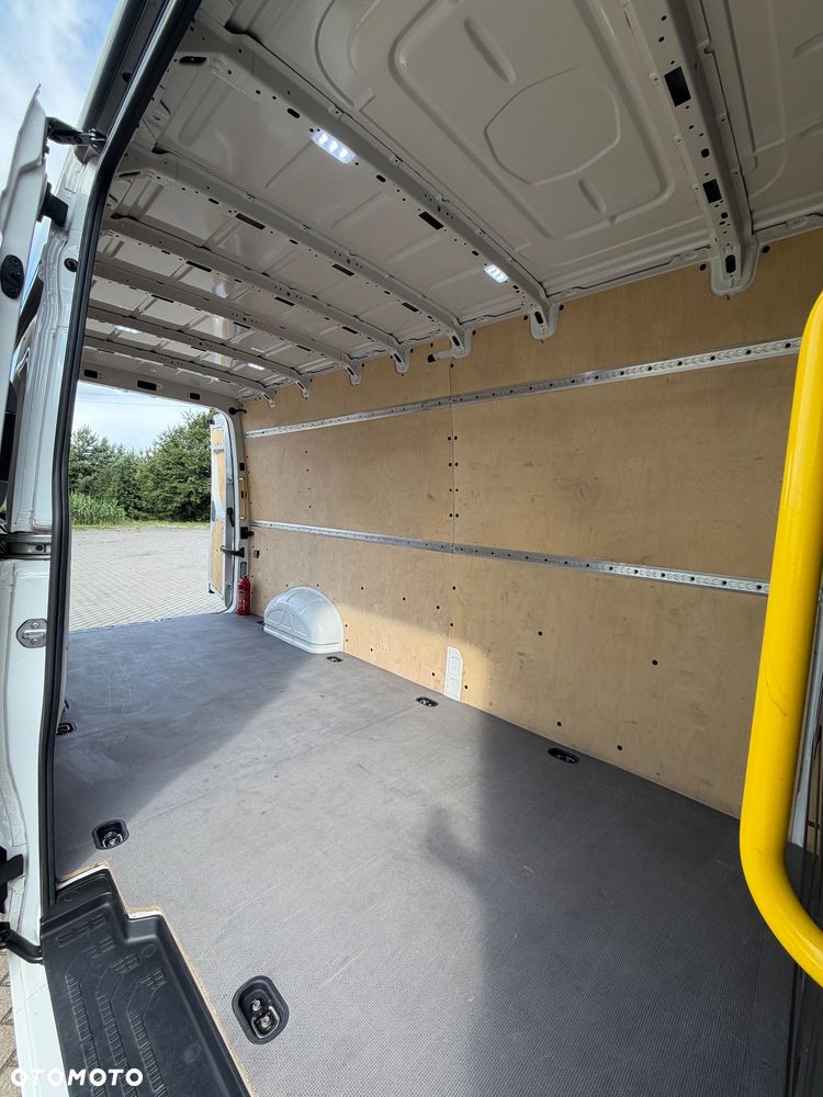 Volkswagen Crafter - 25