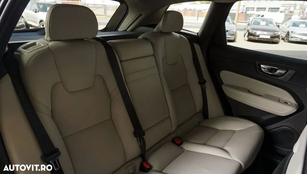 Volvo XC 60 D4 Momentum Pro - 8