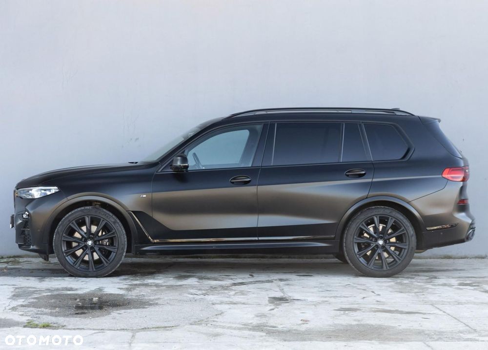 BMW X7 - 7