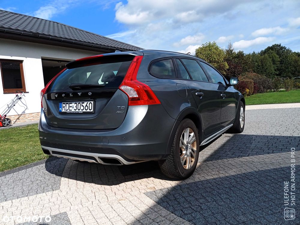 Volvo V60 Cross Country - 3