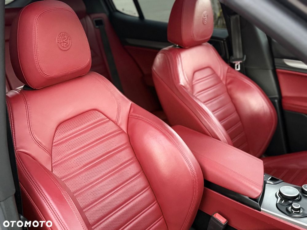 Alfa Romeo Stelvio 2.0 Turbo Veloce TI Q4 - 26