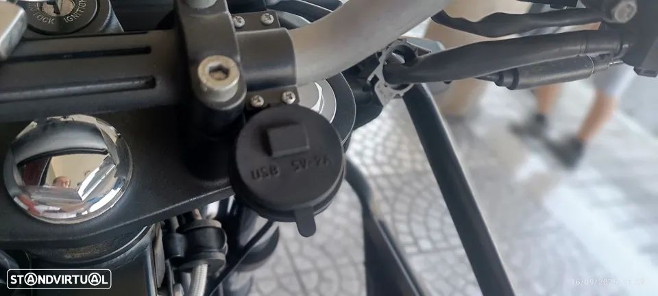 Royal Enfield Himalayan 411 - 28