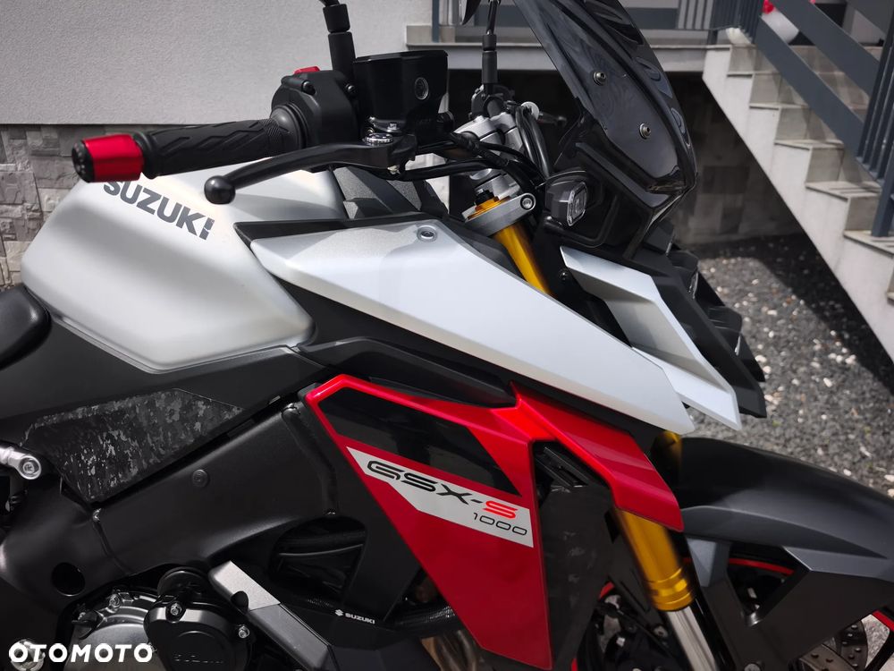Suzuki GSX - 5