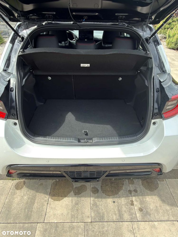 Toyota Yaris Hybrid 1.5 GR Sport - 6
