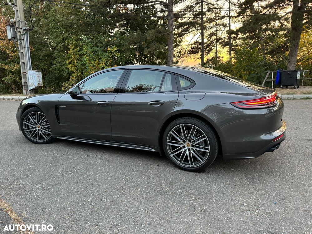 Porsche Panamera 4 E-Hybrid - 3
