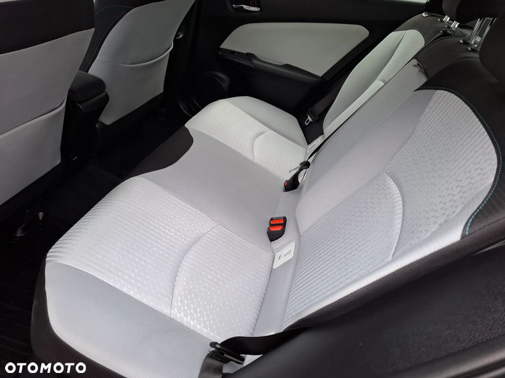 Toyota Prius Hybrid Executive - 13