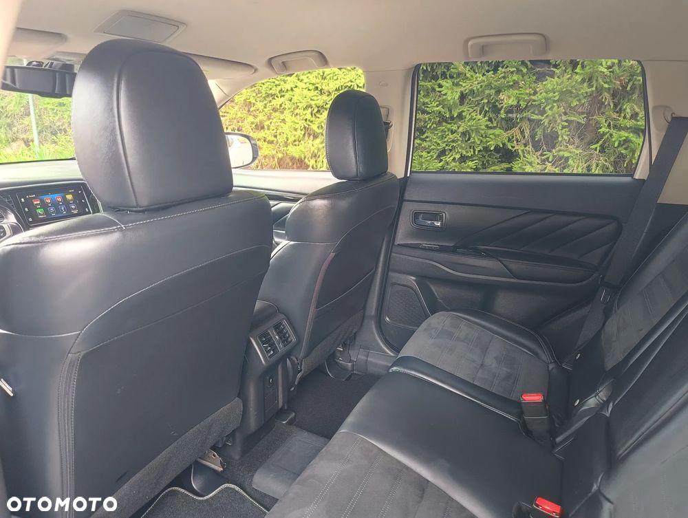 Mitsubishi Outlander 2.4 4WD Diamant+ - 12