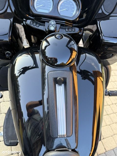 Harley-Davidson Touring Road Glide - 24