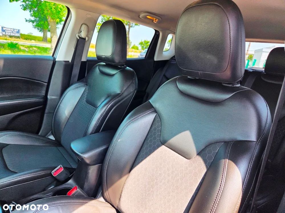 Jeep Compass 1.4 MultiAir Longitude - 27