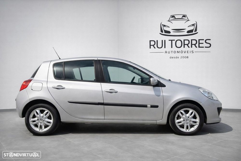 Renault Clio 1.2 16V Confort - 6