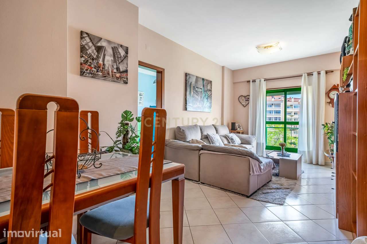 Apartamento T3 com Lugar de Garagem e Arrecadação - Grande imagem: 2/25