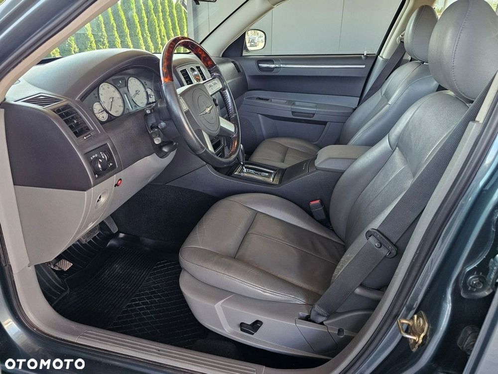 Chrysler 300C - 11