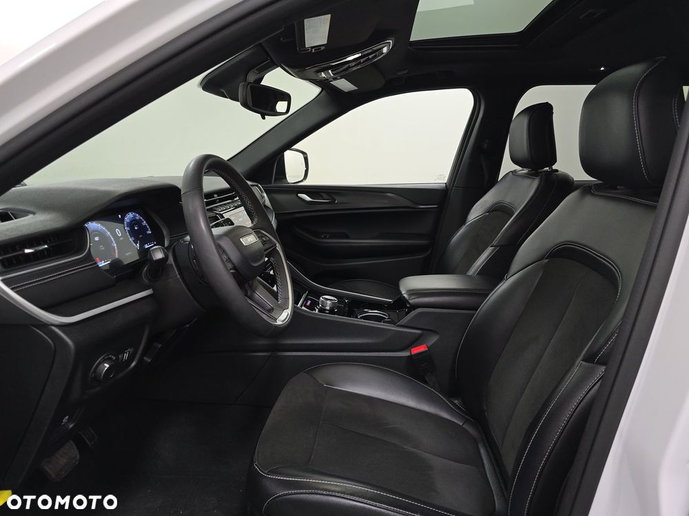 Jeep Grand Cherokee - 11