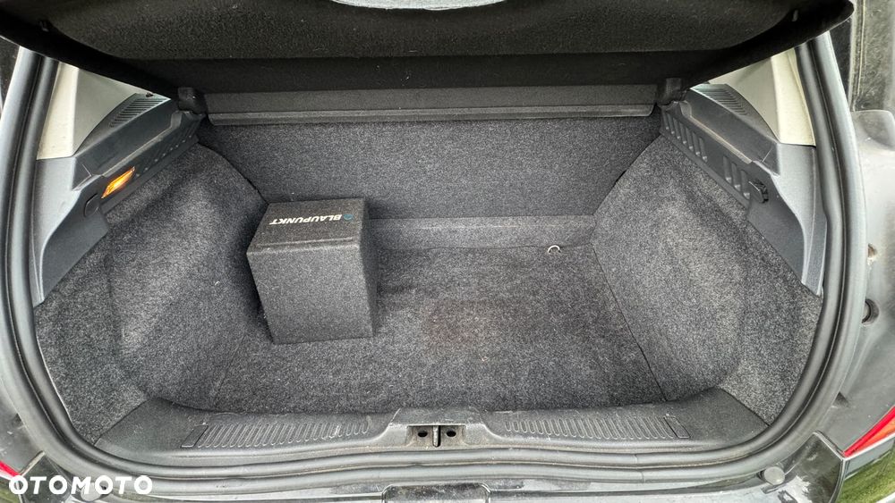 Renault Clio - 25